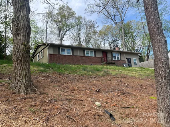 145 Azalea Way, Hendersonville, NC 28792