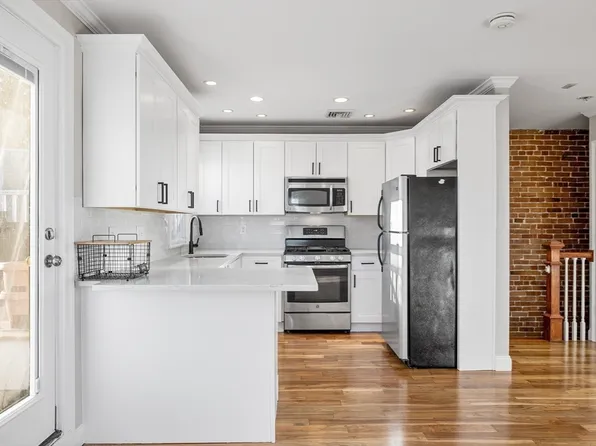 499-501 Sumner St #3, Boston, MA 02128