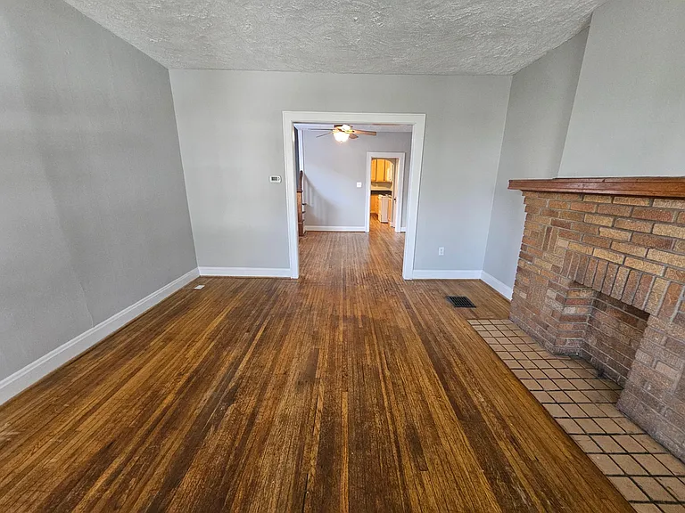 1059 E 14th Ave — Photo 9