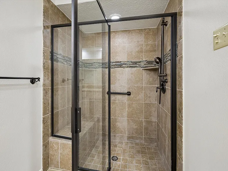 6511 Pauma Dr — Photo 21