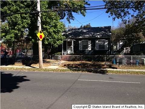 2nd image of 435 Lincoln Ave