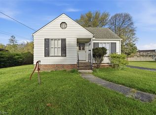 6210 Crossview Rd, Seven Hills, OH 44131