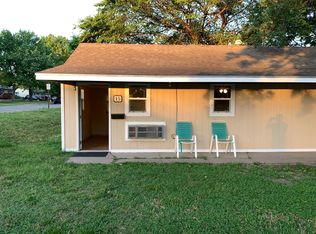 1611 NW 2nd St APT 12, Abilene, KS 67410