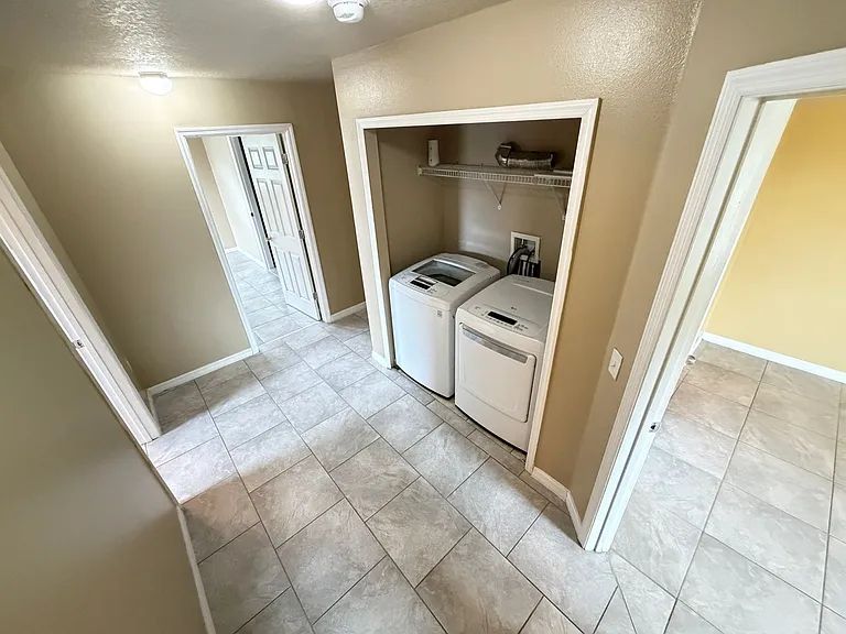 2411 Grasmere View Pkwy N — Photo 47