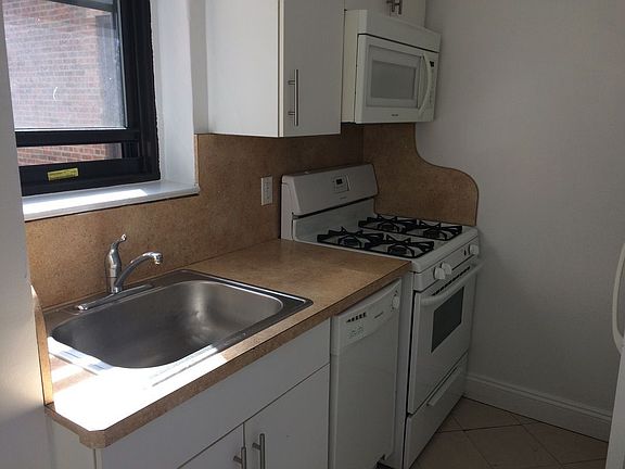 3rd image of 2020 Kings Hwy APT 5F