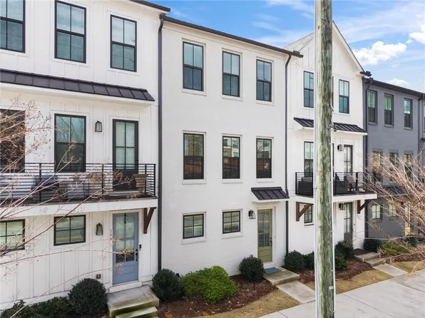 144 Chestnut Cir, Atlanta, GA 30342