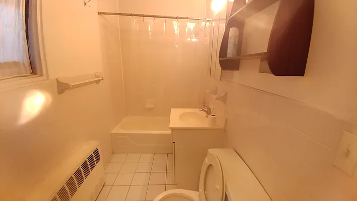 Rented by Downtown Mgt & Realty LLC | media 10