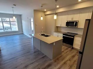 1702 17th Ave SW #101, Calgary, AB T2T0E7