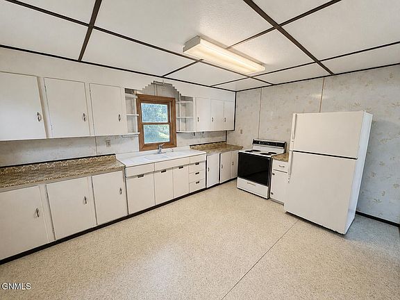 3rd image of 309 N 3rd St