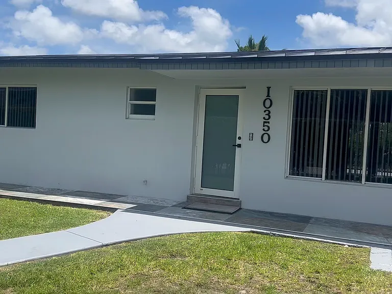 10350 SW 48th St #A — Photo 1