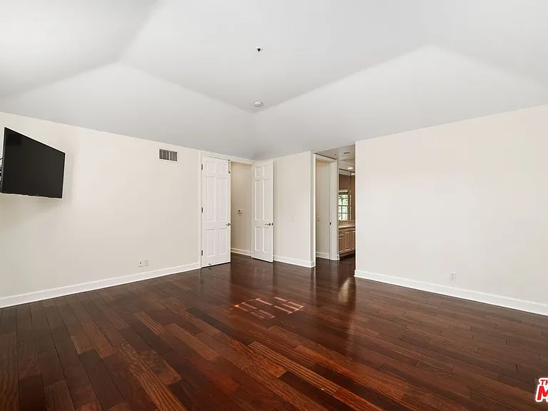 11815 Folkstone Ln — Photo 39