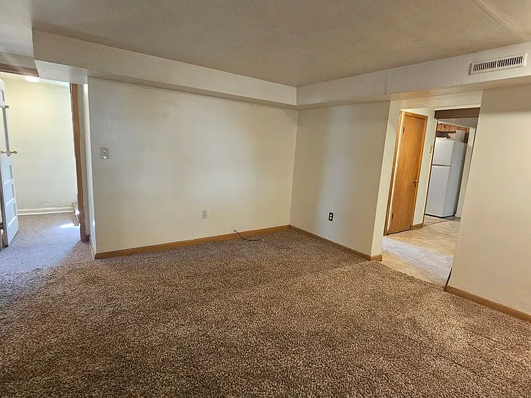 414 E Philadelphia St — Photo 5
