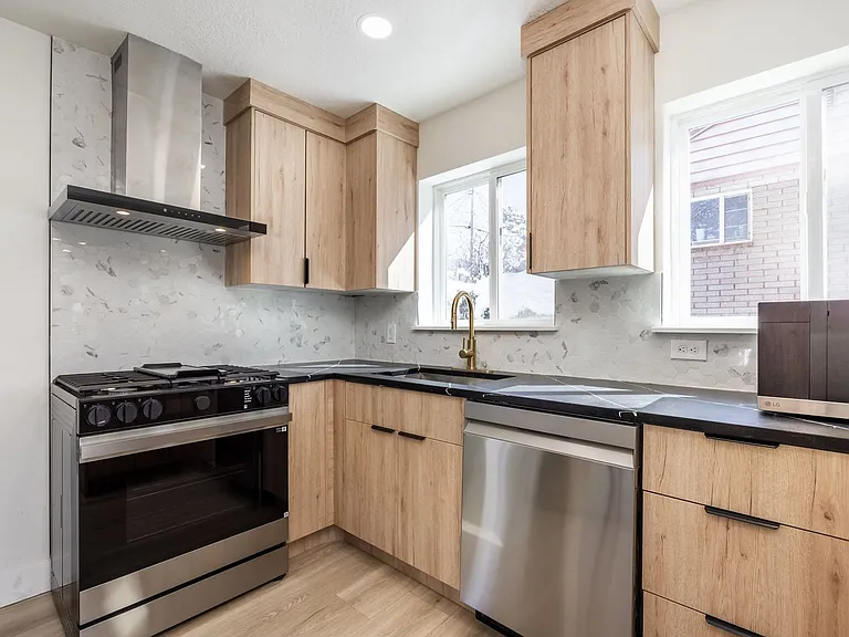 2327 E Bryan Ave — Photo 3