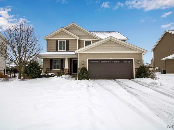 13 Tranquility Trl, Lancaster, NY 14086