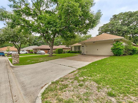 3rd image of 1223 Brookfield Ln