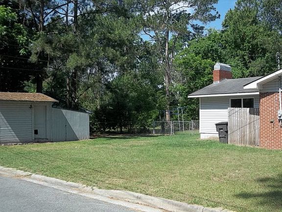3rd image of 418 Janice Ave