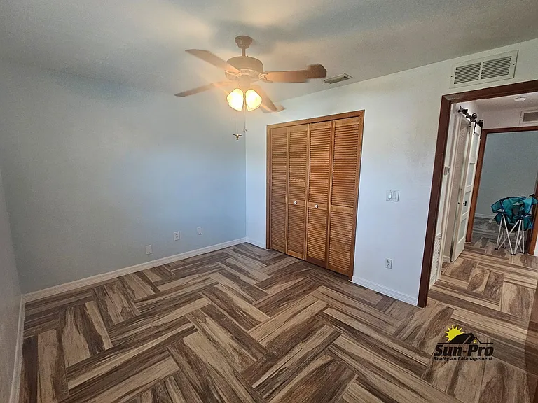 139 Riverwalk Ct — Photo 23