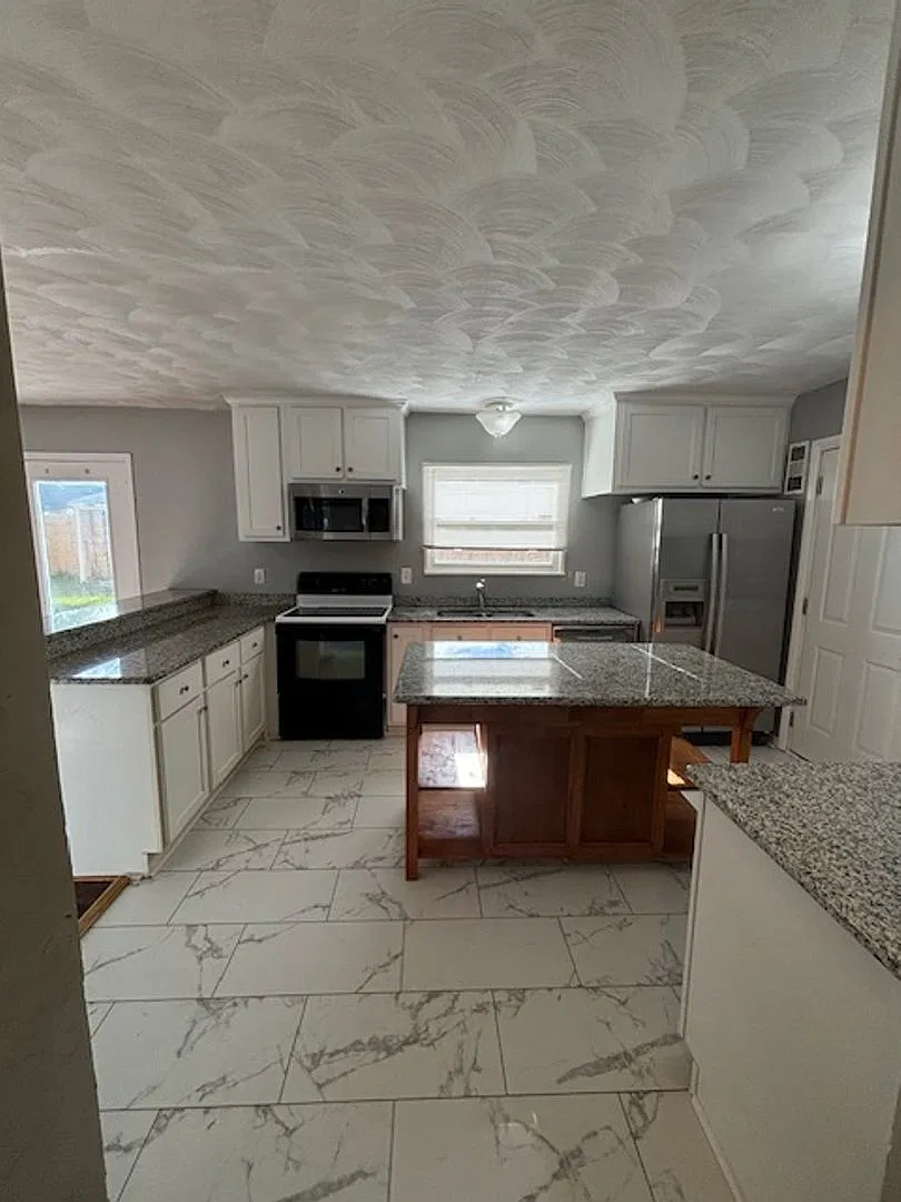 Pembroke Manor — Photo 3