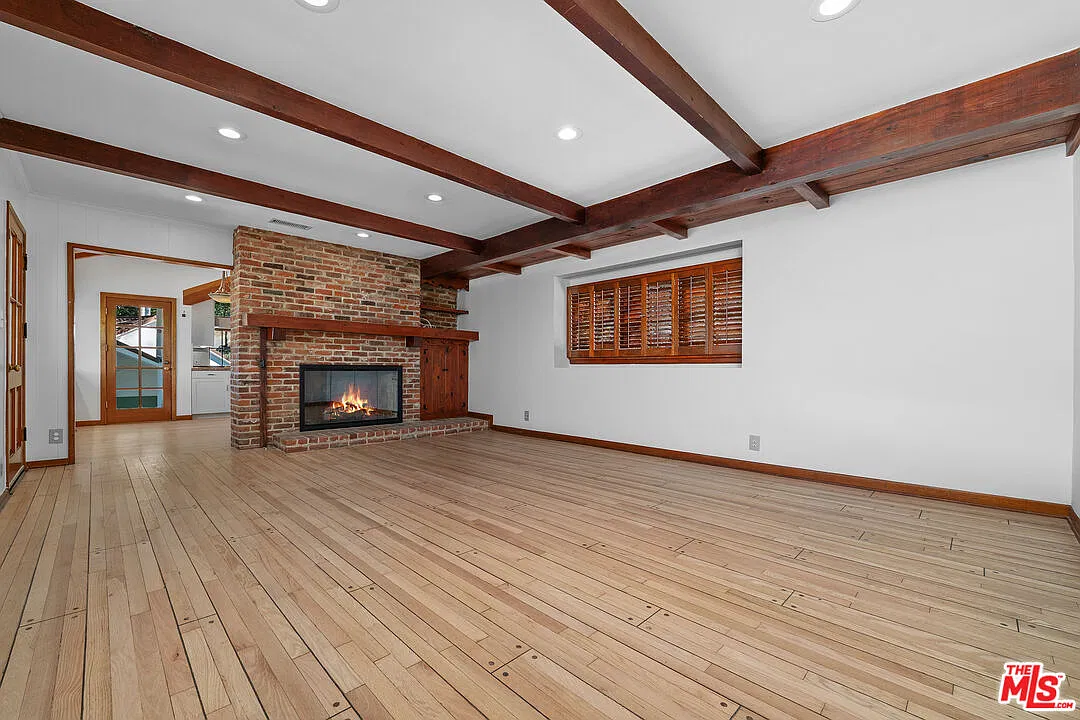 3 bed, 2.0 bath, 1970 sqft, $6,550 — Photo 4