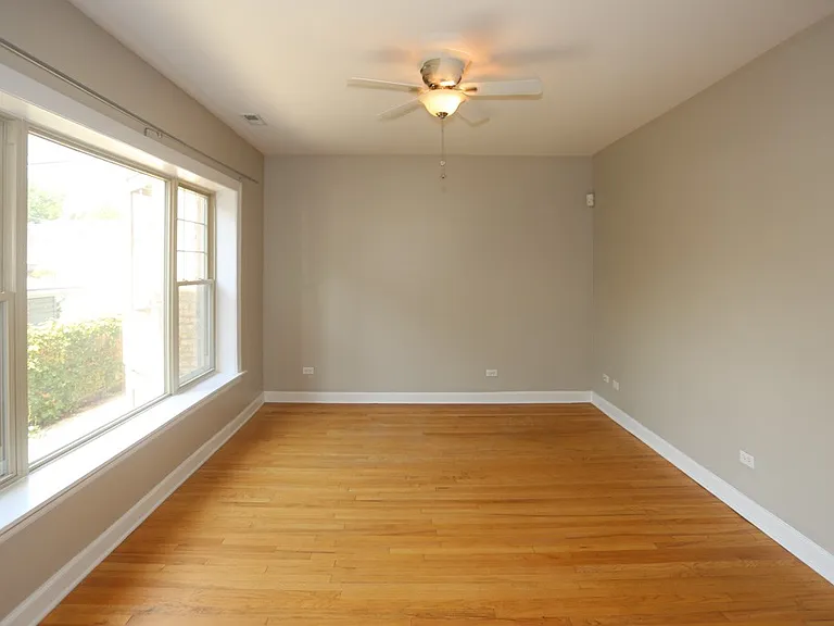 5208 N Sawyer Ave #2 — Photo 6