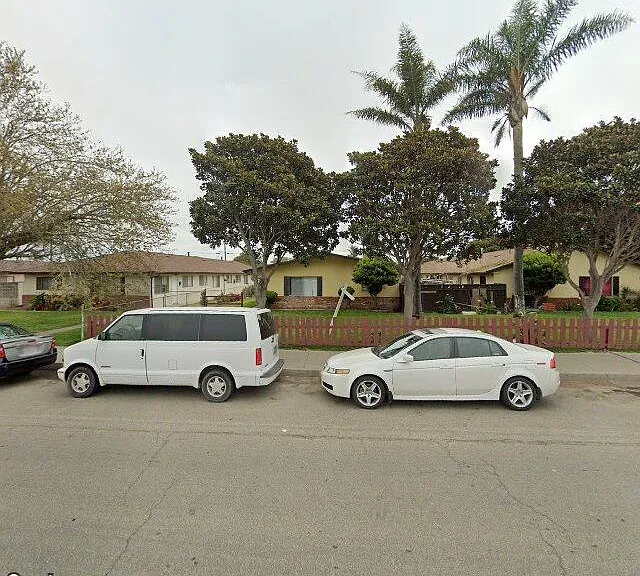 404 N M St #B — Photo 1