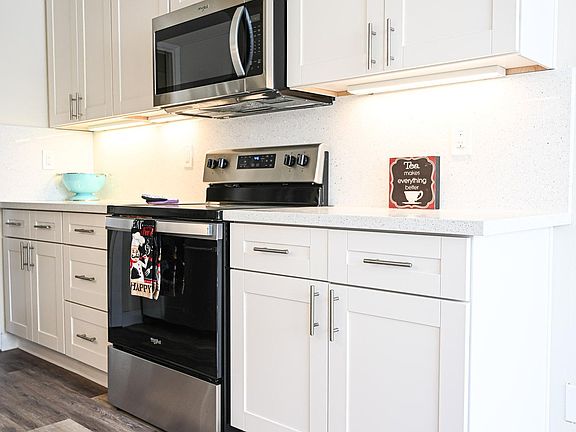 2nd image of 1555 Alta Glen Dr APT 1