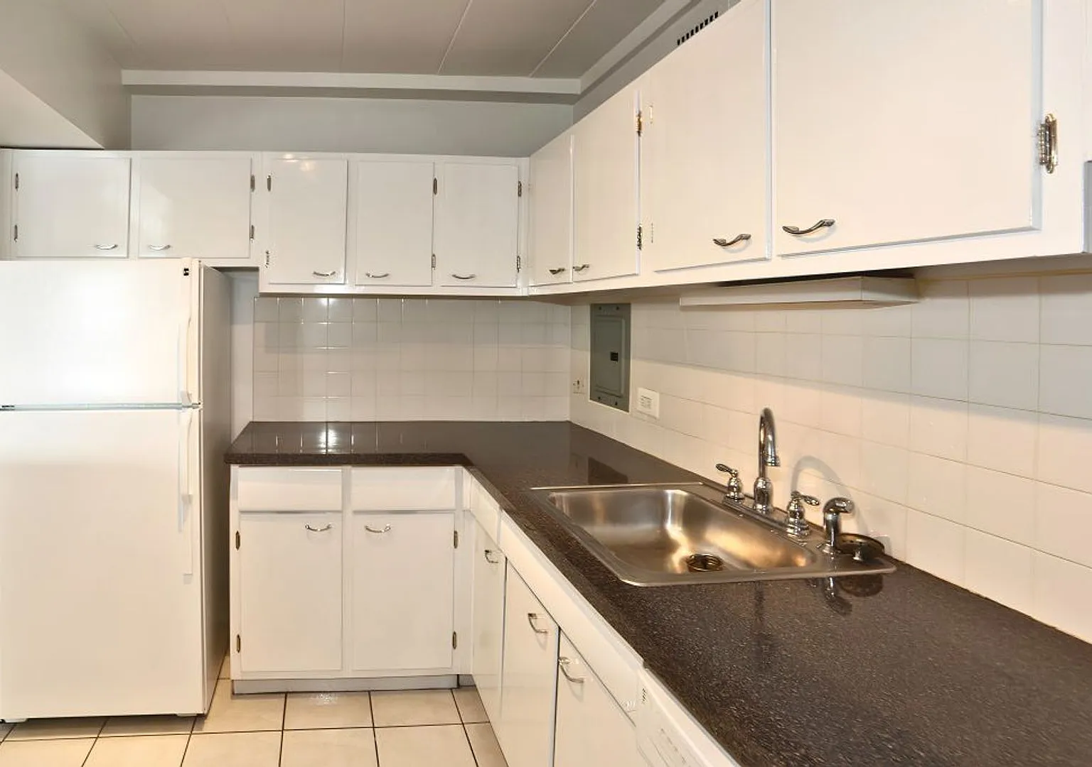 1447 WEST TOUHY LLC — Photo 3
