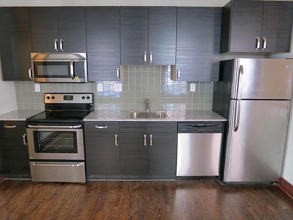 3rd image of 2320 Russell Blvd #1F