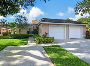 8352 Sunmeadow Ln, Boca Raton, FL 33496
