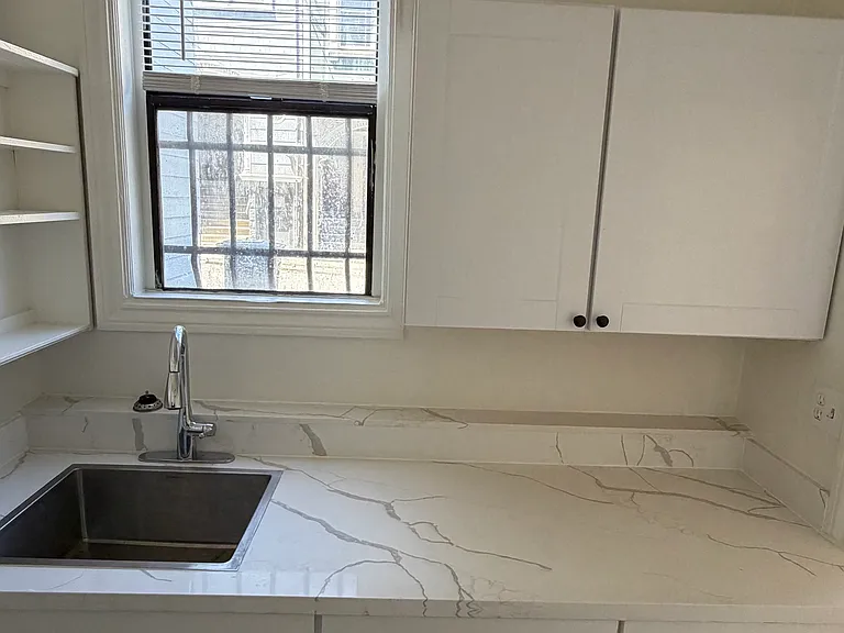 837 Broadway St #2 — Photo 7