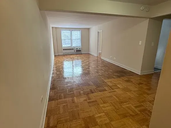 405 Westminster Road image 2 of 6