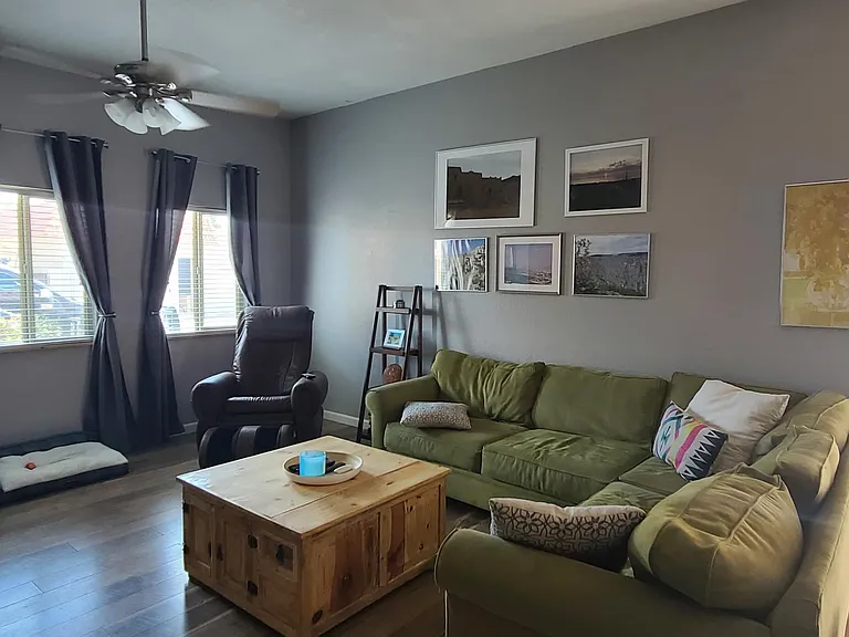1126 E Charleston Ave — Photo 6