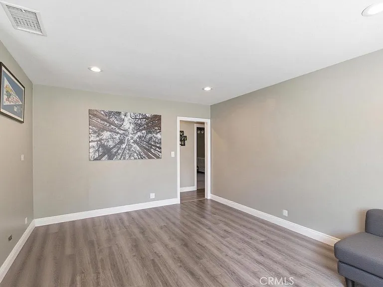 3403 Roxanne Ave — Photo 8