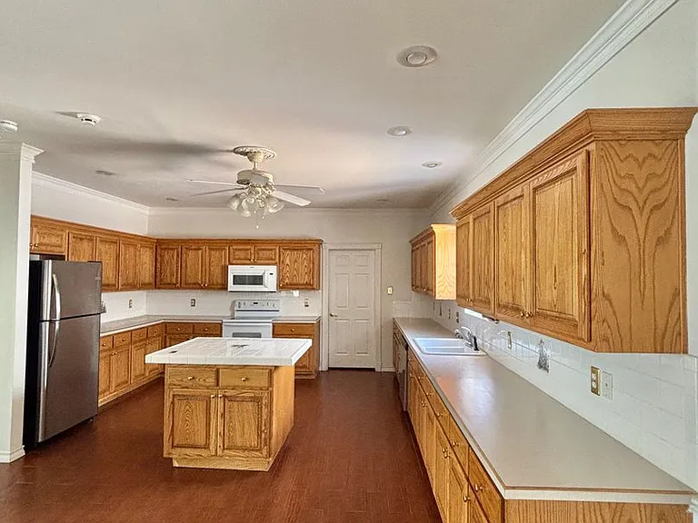 1 Southridge Dr — Photo 12
