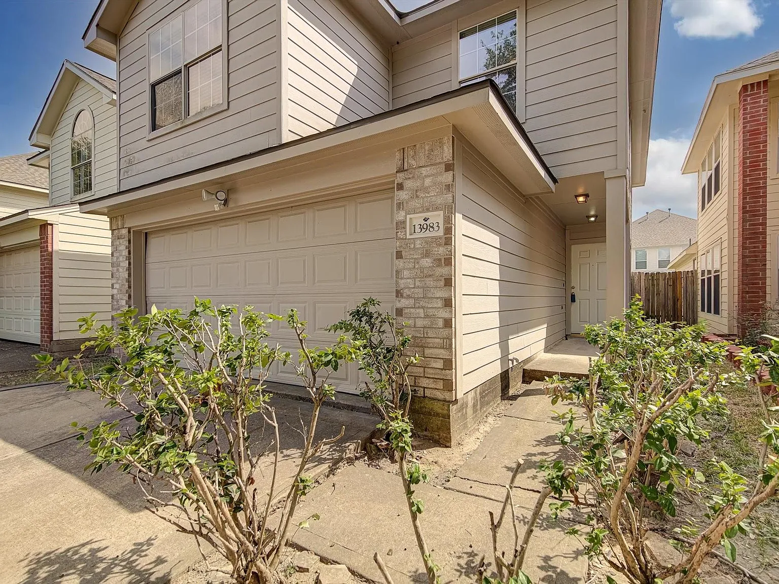 3 bed, 2.5 bath, 1684 sqft, $1,900 — Photo 2