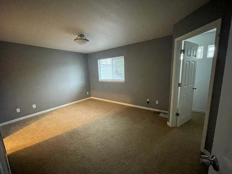 9907 Farwest Dr SW — Photo 5