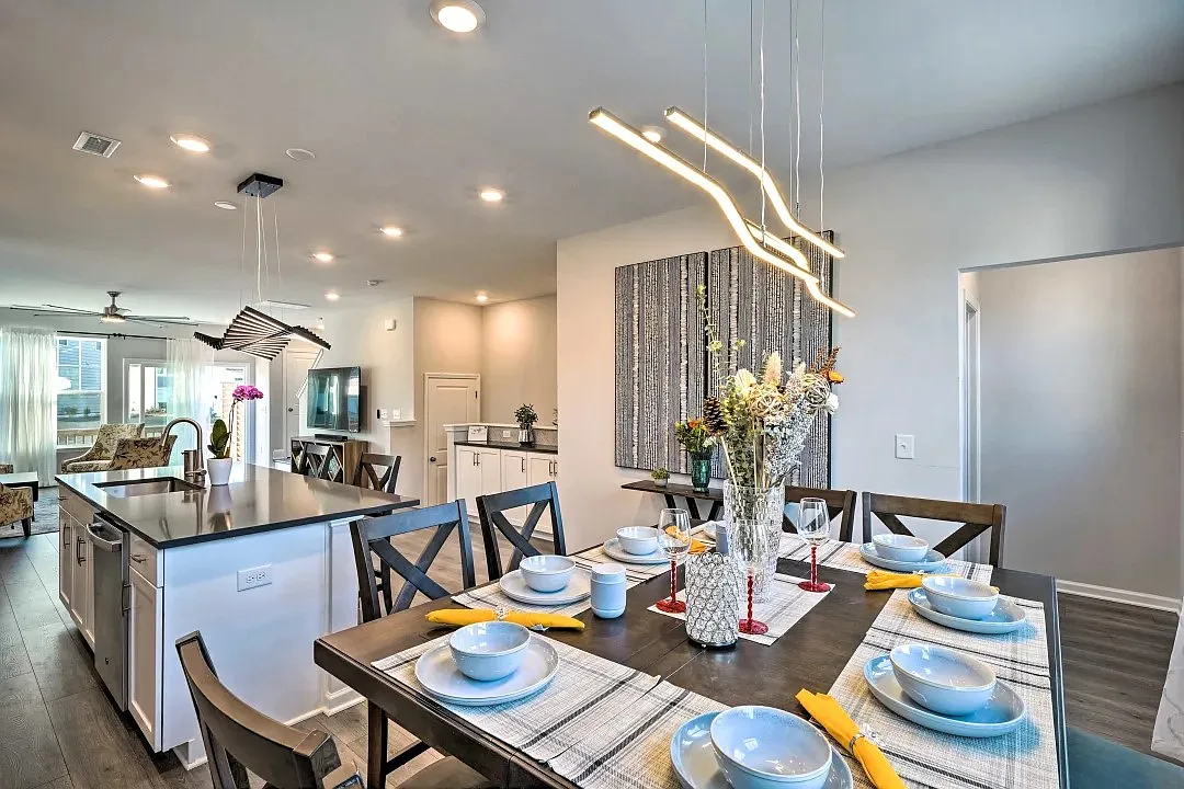 1020 Manorhaven Dr — Photo 1