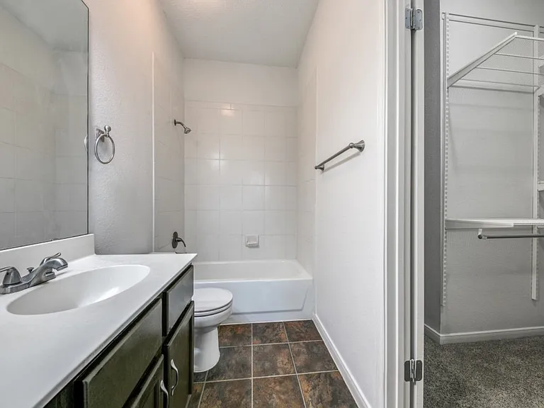 16606 Winding Oak Dr — Photo 12