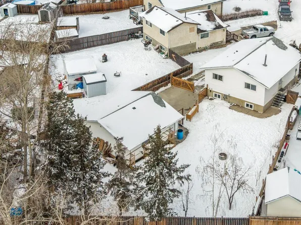 107 Warwick Rd NW, Edmonton, AB T5X 4P7