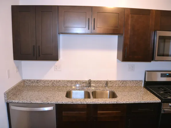 831 McIntosh Ct, Prospect Heights, IL