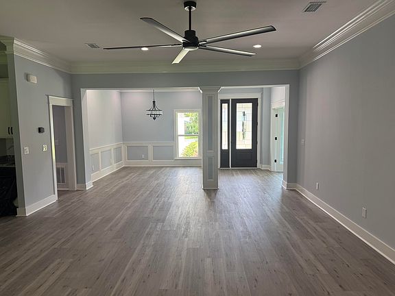 3rd image of 18 Walnut Ave