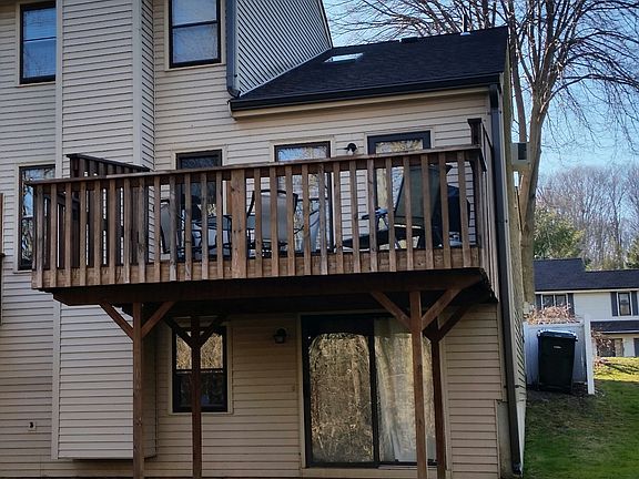 Back: 3 levels w/deck