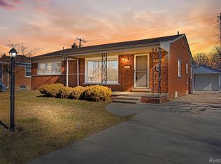 8550 Arnold St, Dearborn Heights, MI 48127