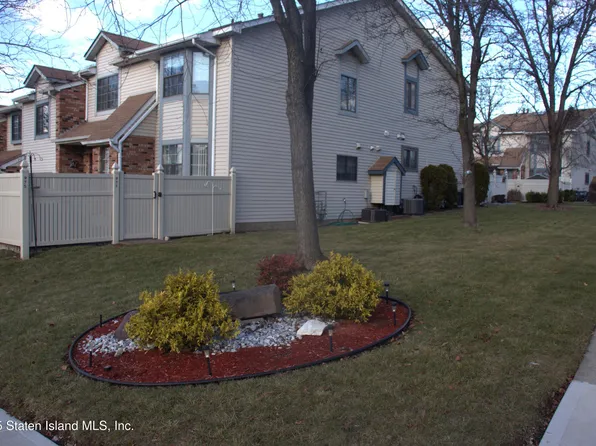 975 Rockland Ave, Staten Island, NY 10314