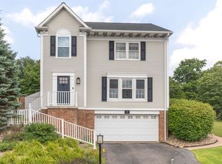 104 Lockwood Dr, Morgantown, WV 26508