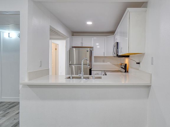 3rd image of 301 N Alvarado St APT 102