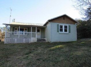390 Charles Rader Ln, Mosheim, TN 37818