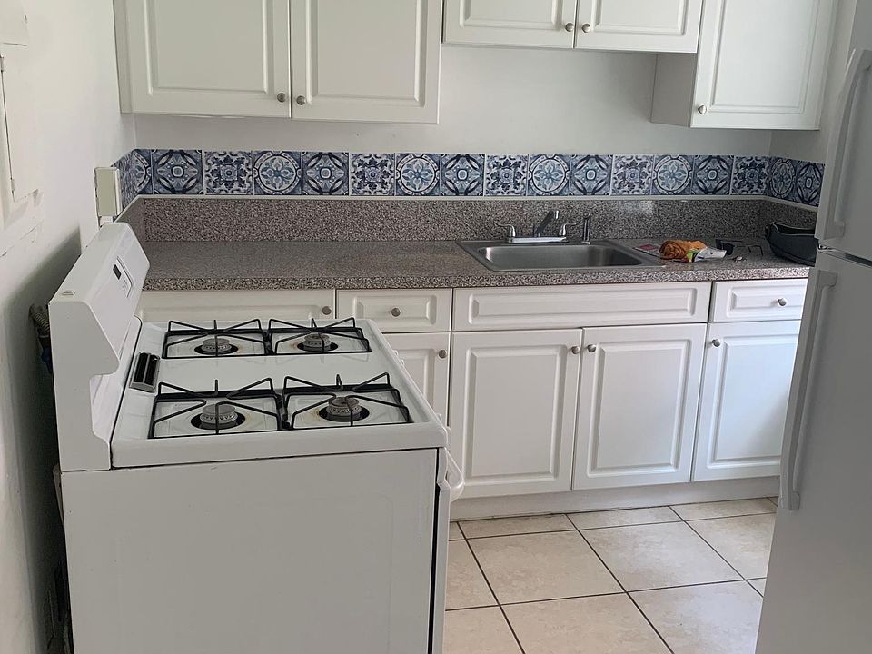 1st image of 27 Phoenetia Ave