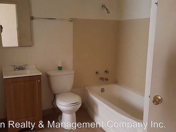 5th image of 1514 E Adams St APT 5