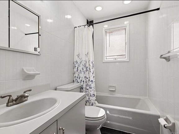 4th image of 200-15 16th Ave